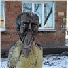 «Это точно не Припять?»: красноярцы сделали подборку пугающих фигур во дворе на правобережье
