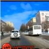В Железногорске водитель пошел навстречу проехавшему остановку пассажиру и заработал штраф (видео)