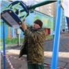 В Красноярске детские площадки начали огораживать лентой