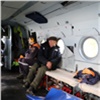 «Лекарств осталось на сутки»: спасатели эвакуировали на вертолете из тайги больного охотника (видео)