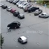 Пешеход выскочил под внедорожник в центре Красноярска и ушел: теперь его ищет полиция (видео)