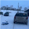 В Красноярском крае 11-летний ребенок съехал с горки и попал под колеса машины