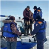 Трое рыбаков из Хакасии уплыли на льдине по Красноярскому водохранилищу (видео)