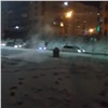 «Мокрое и жидкое утро»: в Солнечном затопило дорогу (видео)