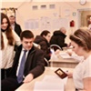 Губернатор Красноярского края проголосовал на выборах президента (видео)