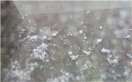 Крупный град внезапно обрушился на Красноярск (видео)
