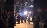 Виктор Толоконский поёт на Всероссийском библиотечном конгрессе (видео irkbabr)