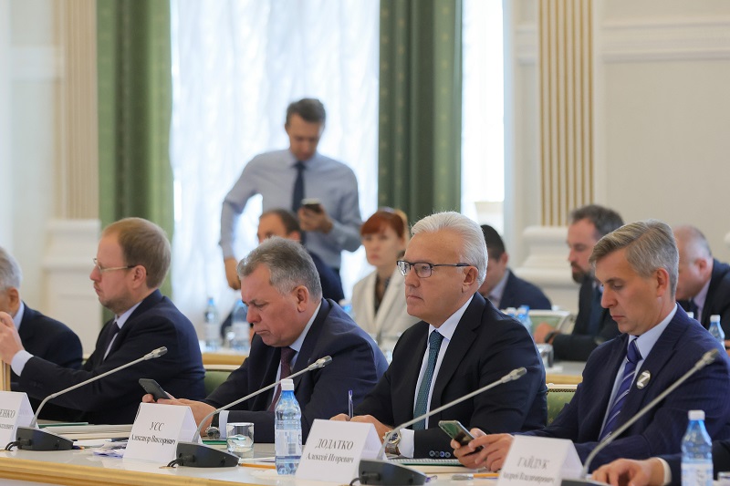 Александр Усс обозначил новые принципы работы правительства Красноярского края /